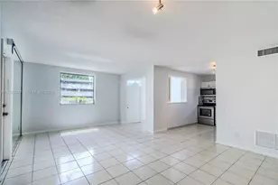 421 NE 1st St, Hallandale Beach, FL 33009 - Photo 5