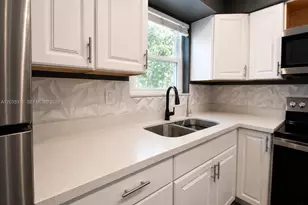 7611 NW 15th Ct, Pembroke Pines, FL 33024 - Photo 11