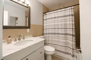 7611 NW 15th Ct, Pembroke Pines, FL 33024 - Photo 17
