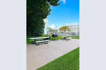 500 NE 2nd St #327, Dania Beach, FL 33004 - Photo 23