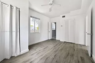 10780 NE 2nd Ct, Miami, FL 33161 - Photo 13