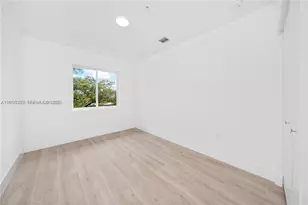 32 NW 14th Ave, Miami, FL 33125 - Photo 17