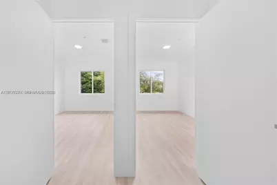 32 NW 14th Ave #4, Miami, FL 33125 - Photo 15