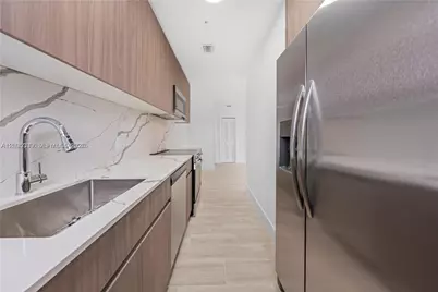 32 NW 14th Ave #4, Miami, FL 33125 - Photo 5