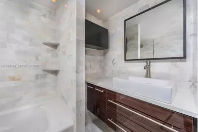 400 S Pointe Dr #307, Miami Beach, FL 33139 - Photo 13