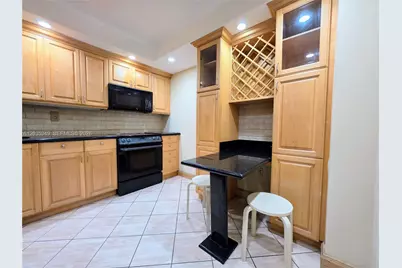 2780 NE 183rd St #1111, Aventura, FL 33160 - Photo 9