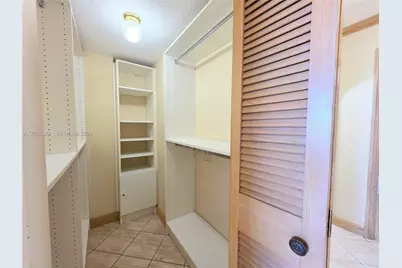 2780 NE 183rd St #1111, Aventura, FL 33160 - Photo 7