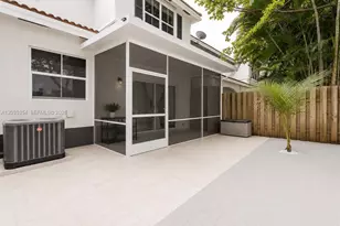 102 Riverwalk Cir, Sunrise, FL 33326 - Photo 15