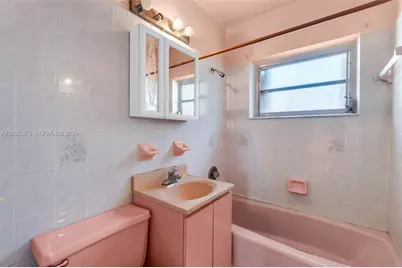 151 E 16th St, Hialeah, FL 33010 - Photo 15