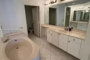 10720 NW 66th St, Doral, FL 33178 - Photo 17