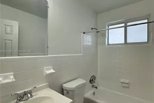 5911 NE 18th Ave, Fort Lauderdale, FL 33334 - Photo 13