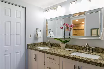 14 Royal Palm Way #601, Boca Raton, FL 33432 - Photo 9