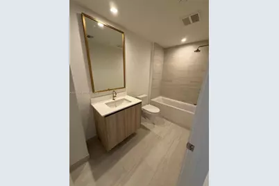 77 SE 5th #2512, Miami, FL 33131 - Photo 9