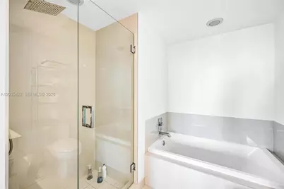 45 SW 9th St #2103, Miami, FL 33130 - Photo 21