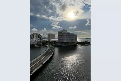 801 Brickell Bay Dr #1469, Miami, FL 33131 - Photo 5