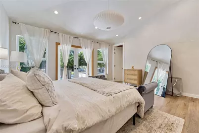 520 Bay Point Rd, Miami, FL 33137 - Photo 21