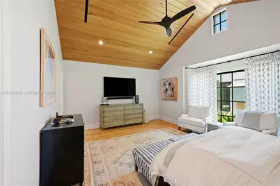 135 Chilean Ave, Palm Beach, FL 33480 - Photo 27