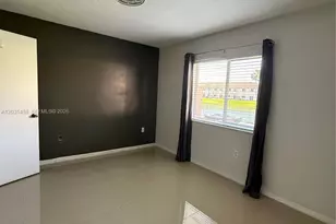 1271 SE 28th Ct, Homestead, FL 33035 - Photo 5
