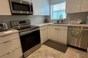 245 18th St, Miami Beach, FL 33139 - Photo 13