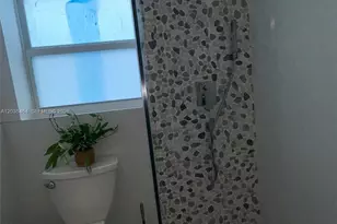 245 18th St, Miami Beach, FL 33139 - Photo 19