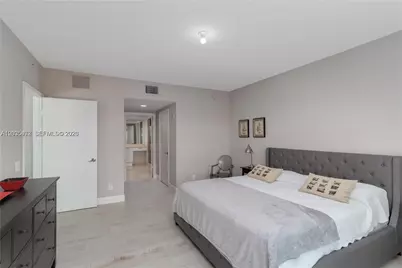 14951 Royal Oaks Ln #708, North Miami, FL 33181 - Photo 17