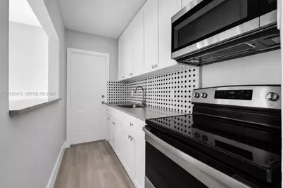 6647 SW 59th Pl #101, South Miami, FL 33143 - Photo 9