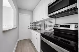6647 SW 59th Pl, South Miami, FL 33143 - Photo 9