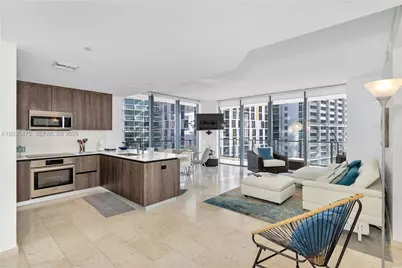 68 SE 6th St #1611, Miami, FL 33131 - Photo 3