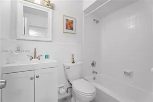 1601 Bay Rd, Miami Beach, FL 33139 - Photo 11