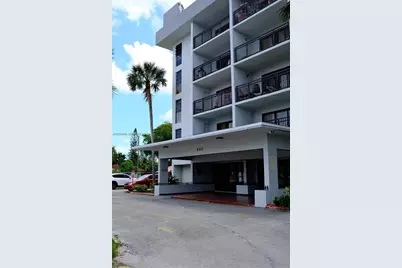 650 NE 149th St #505F, Miami, FL 33161 - Photo 1