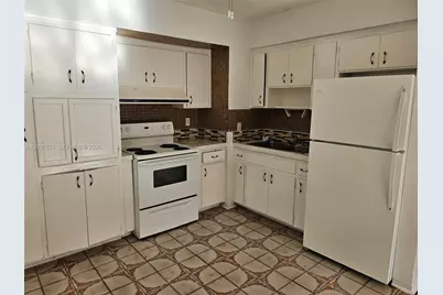 709 NE 4th Ct #6, Hallandale Beach, FL 33009 - Photo 9