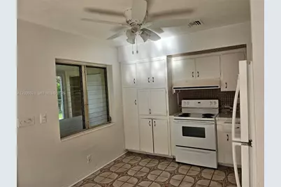 709 NE 4th Ct #6, Hallandale Beach, FL 33009 - Photo 11