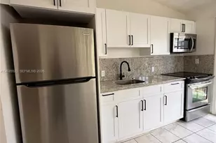 10968 SW 5th St, Sweetwater, FL 33174 - Photo 5