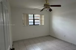 10968 SW 5th St, Sweetwater, FL 33174 - Photo 9