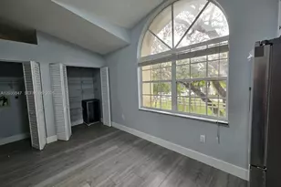 10823 NW 3rd Ct, Pembroke Pines, FL 33026 - Photo 5