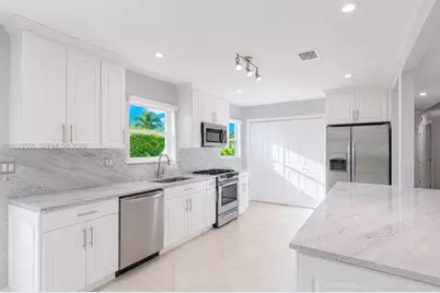6255 SW 62nd Ct, South Miami, FL 33143 - Photo 11
