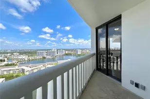 1000 W Island Blvd, Aventura, FL 33160 - Photo 21