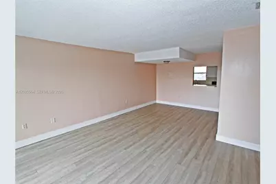 9351 Fontainebleau Blvd #B403, Miami, FL 33172 - Photo 7