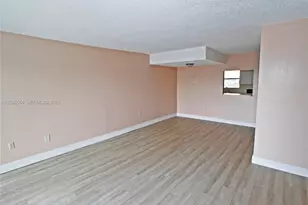 9351 Fontainebleau Blvd, Miami, FL 33172 - Photo 7