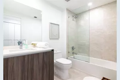 488 NE 18th St #615, Miami, FL 33132 - Photo 23