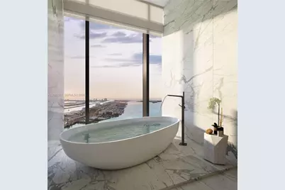 300 N Biscayne Boulevard #4408, Miami, FL 33132 - Photo 9
