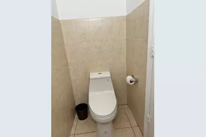 7205 W 3rd Ave, Hialeah, FL 33014 - Photo 17