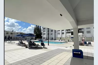 2780 NE 183rd St #1705, Aventura, FL 33160 - Photo 23