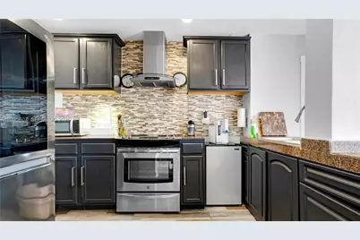7925 Carlyle Ave #403, Miami Beach, FL 33141 - Photo 11