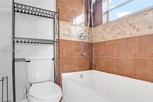 7925 Carlyle Ave, Miami Beach, FL 33141 - Photo 15