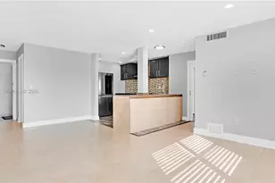 7925 Carlyle Ave, Miami Beach, FL 33141 - Photo 5