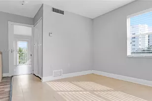 7925 Carlyle Ave, Miami Beach, FL 33141 - Photo 9