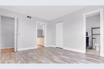 7925 Carlyle Ave #403, Miami Beach, FL 33141 - Photo 13