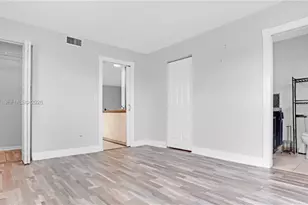 7925 Carlyle Ave, Miami Beach, FL 33141 - Photo 13