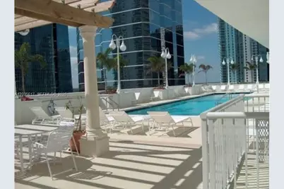 1200 Brickell Bay Dr #3318, Miami, FL 33131 - Photo 5
